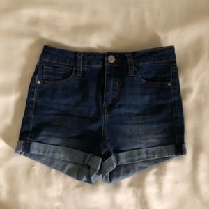 Papaya size small dark wash shorts